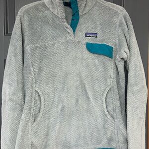 Patagonia Gray and Teal Snap‑T Fleece Pullover. Women’s medium.